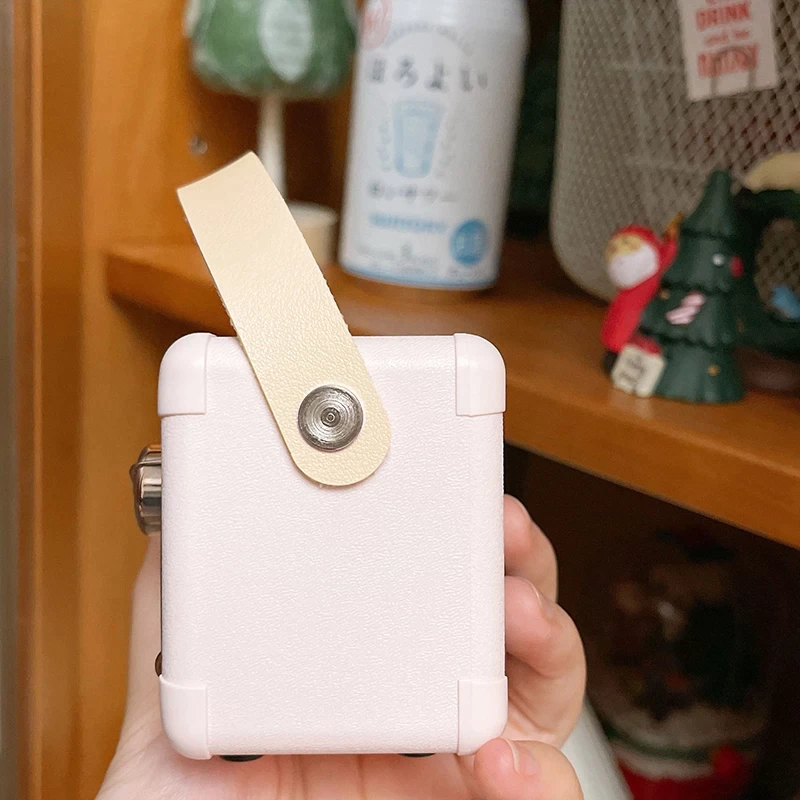 Skanto | Mini Retro Radio Bluetooth Speaker