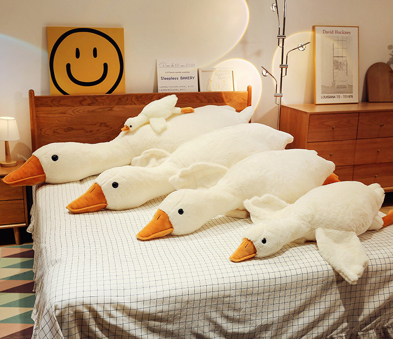Giant flying duck plush toy | Brehn
