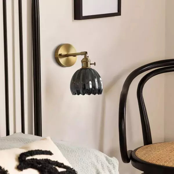 Skanto | Subtle lighting in retro style