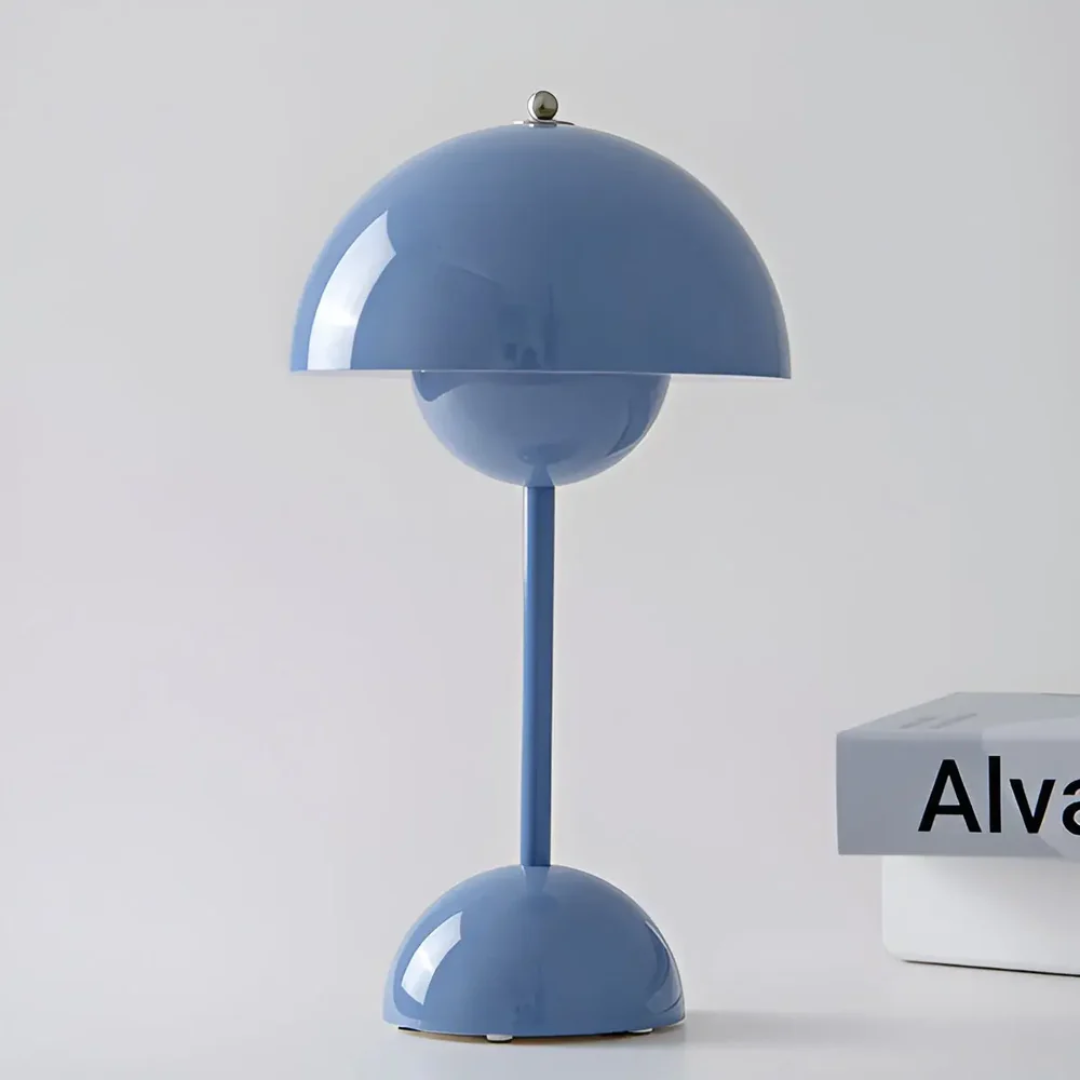 Skanto | Scandinavian Table Lamp with Luminous Flair - NordicBeam