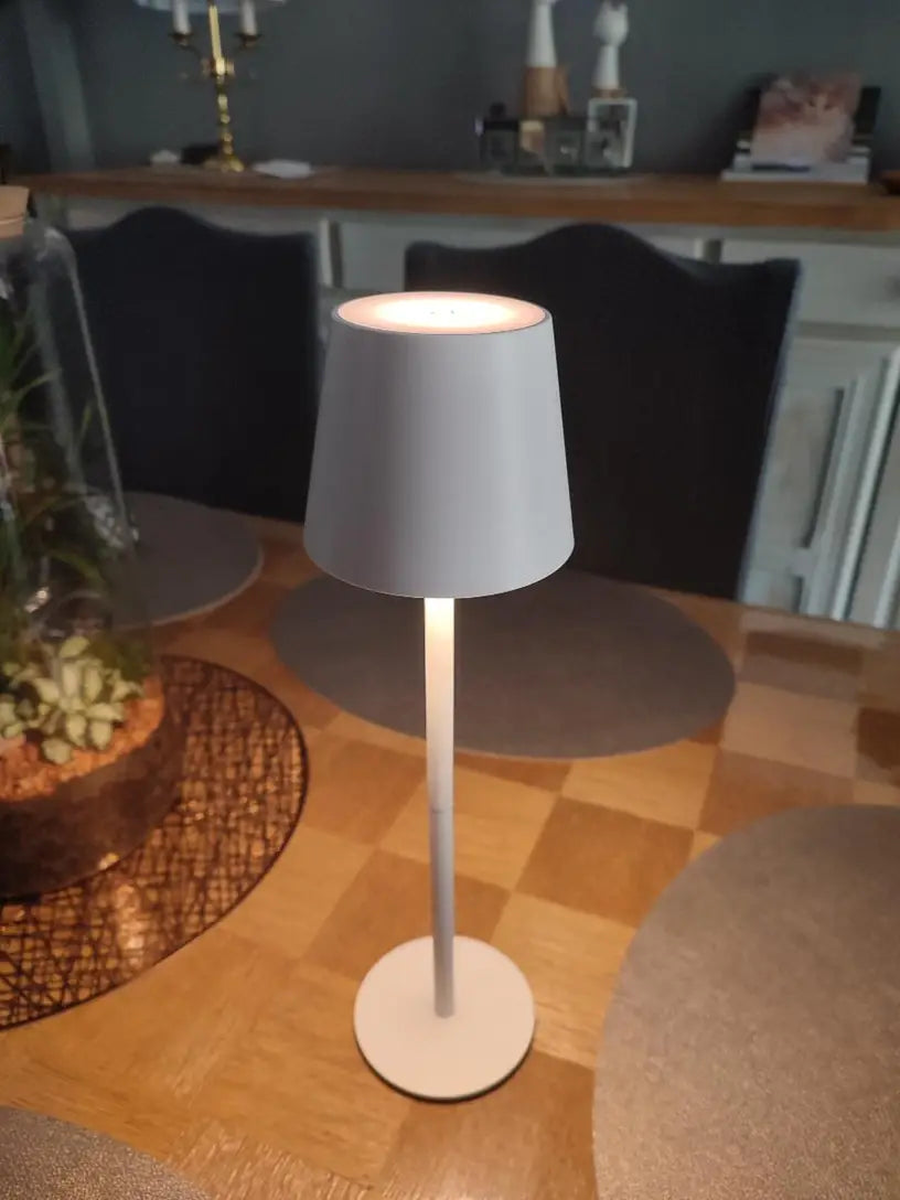 Skanto | LED Table Lamp – Wireless, Touch Control & Dimmable Light