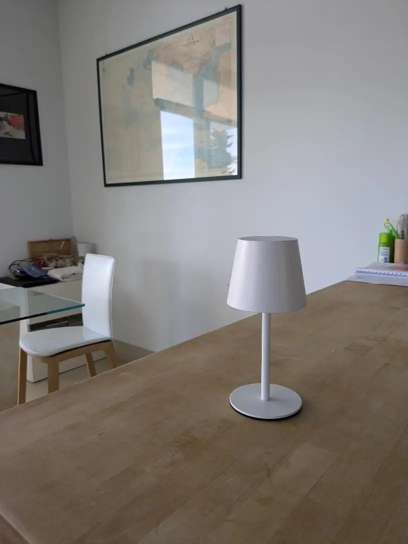Skanto | LED Table Lamp – Wireless, Touch Control & Dimmable Light