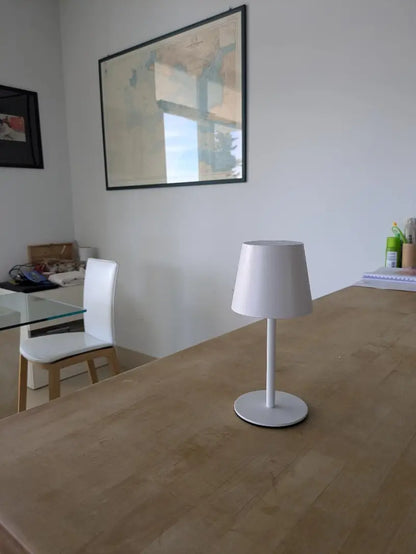Skanto | LED Table Lamp – Wireless, Touch Control & Dimmable Light