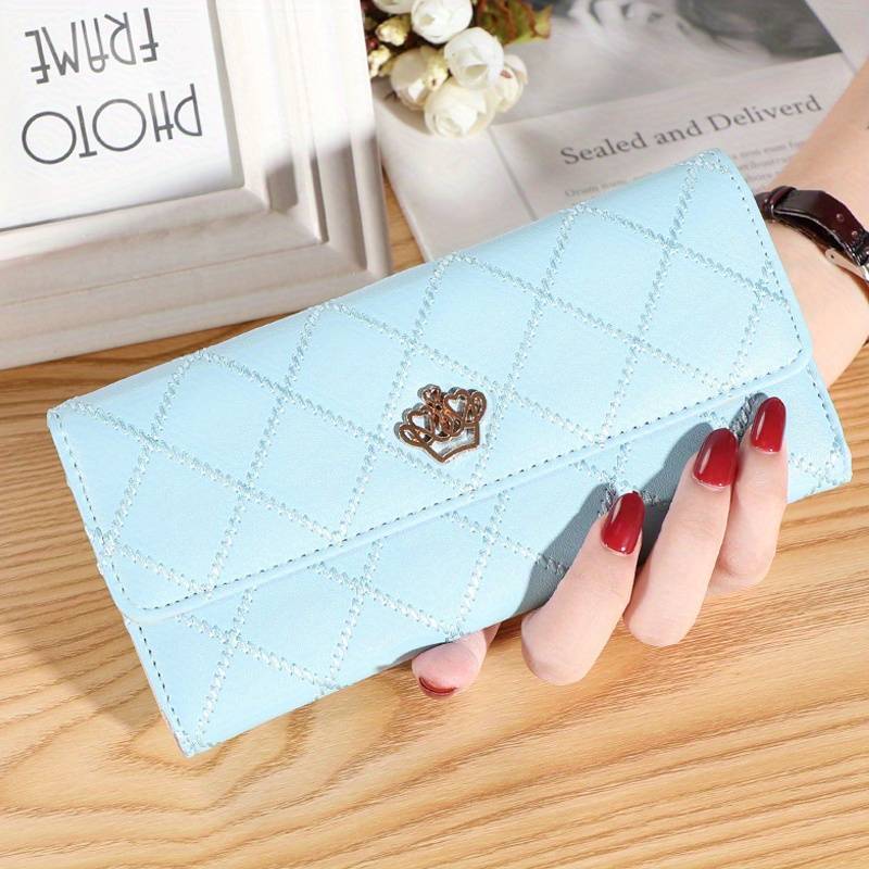 Triangular Wallet with Style Bowlift