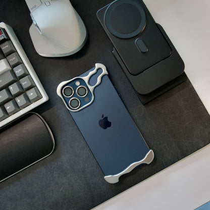 Skanto | Mobile phone case with a slim, minimalist design
