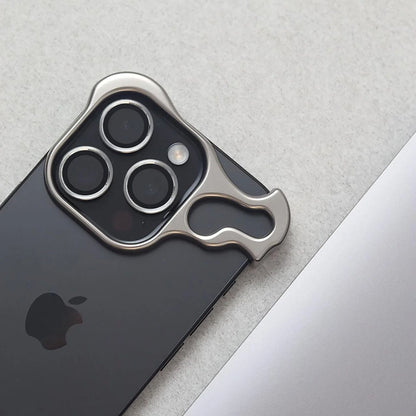 Skanto | Mobile phone case with a slim, minimalist design