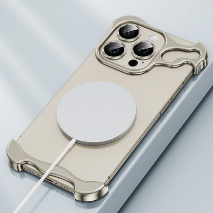 Skanto | Mobile phone case with a slim, minimalist design