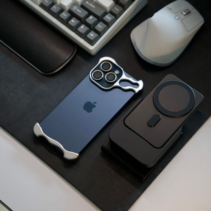 Skanto | Mobile phone case with a slim, minimalist design
