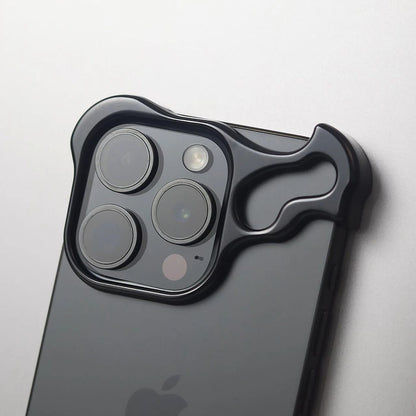 Skanto | Mobile phone case with a slim, minimalist design