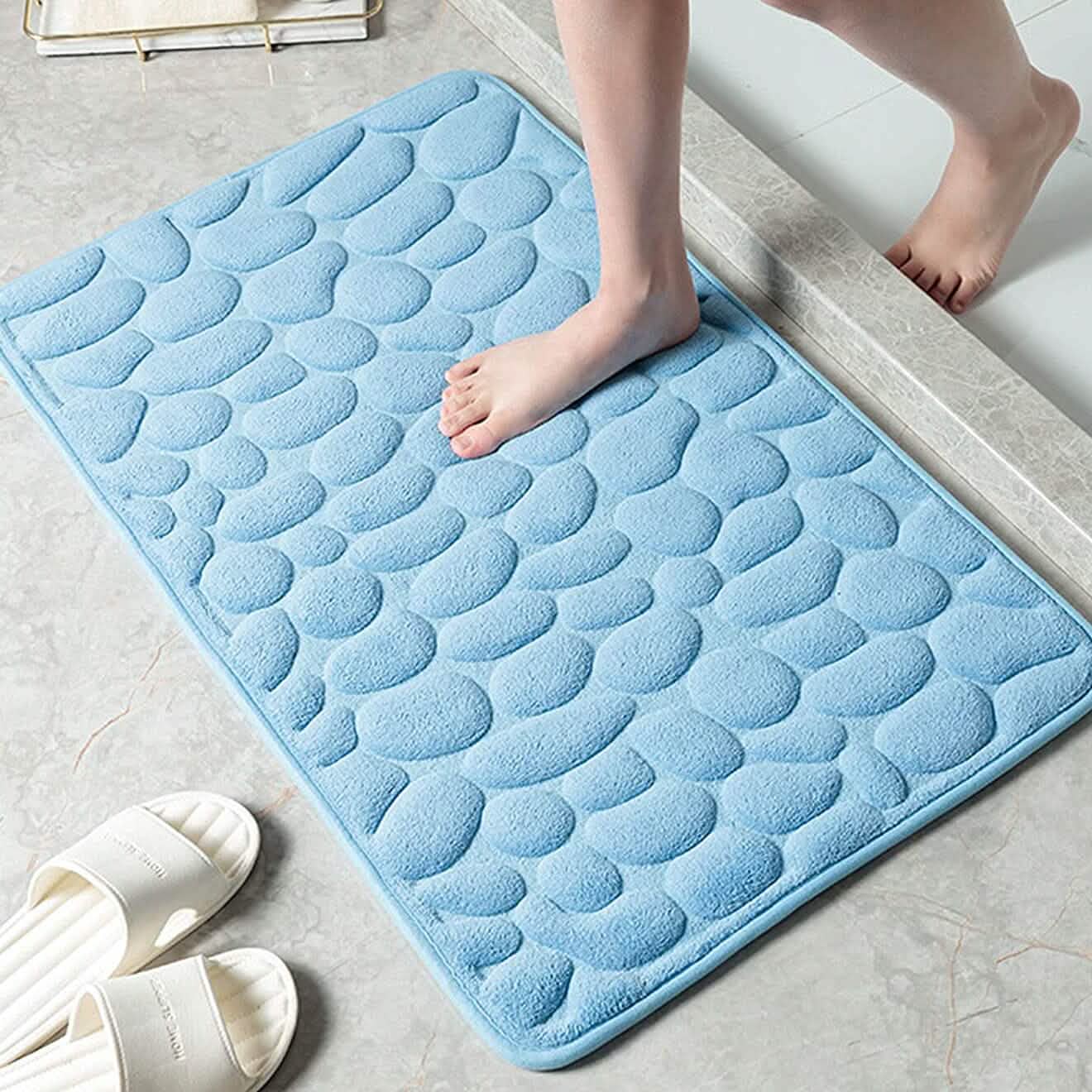 Soft memory foam bath mat with non-slip tombstone pattern