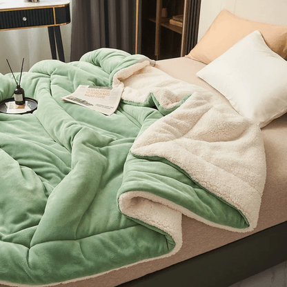 Skanto | SOFTHUG LUXE – Plush Flannel Fleece Blanket for Comfort & Style