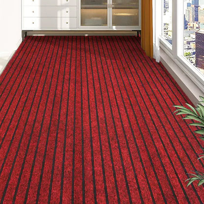 Non-slip, grease-resistant and washable carpet