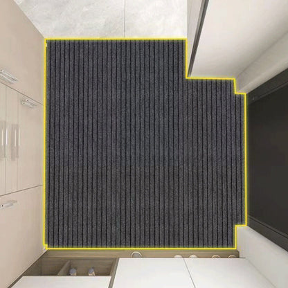 Non-slip, grease-resistant and washable carpet