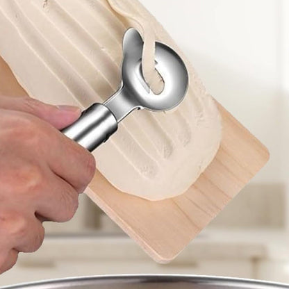 BowLift | Stainless steel noodle knife with slotted design