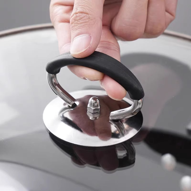 BowLift | Silicone pot lid with anti-scalding knob that keeps the handle
