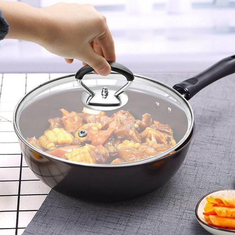 BowLift | Silicone pot lid with anti-scalding knob that keeps the handle