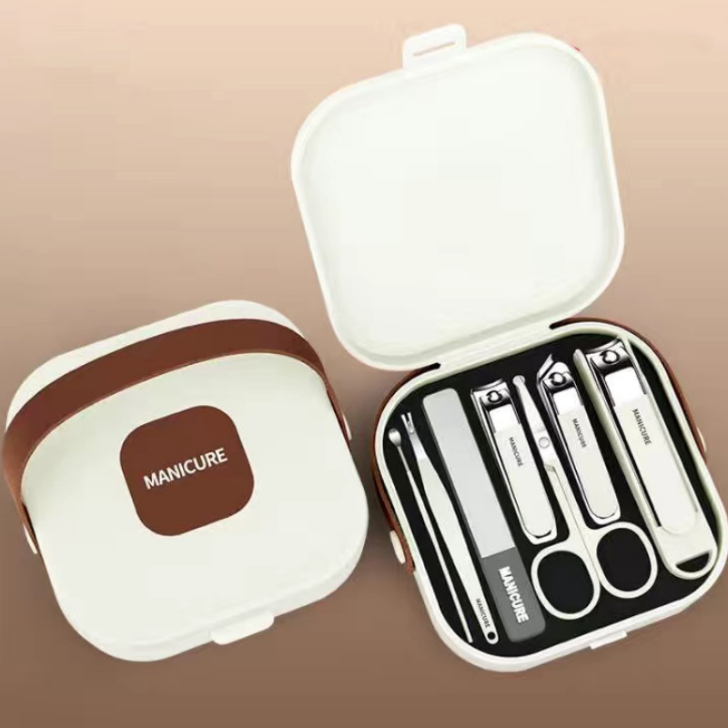 Skanto | Portable 7-Piece Manicure Set with Nail Clippers