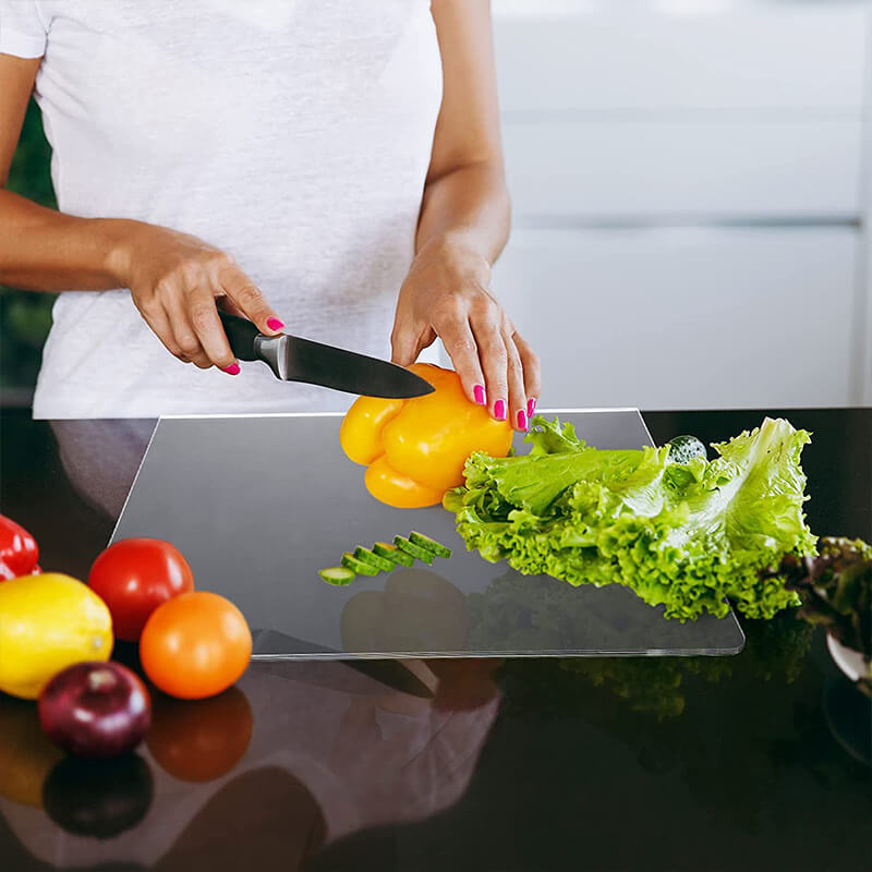 Skanto | Stylish and Safe Anti-Slip Cutting Board - GlassEdge
