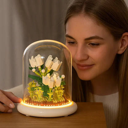 Skanto | Noble Building Block Flower in Glass