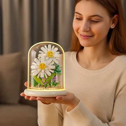 Skanto | Noble Building Block Flower in Glass