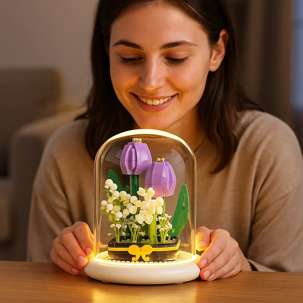 Skanto | Noble Building Block Flower in Glass