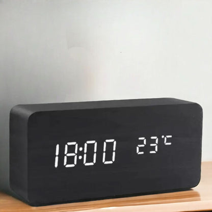 Skanto | Three LED Alarm Clock – Voice and Temperature Display