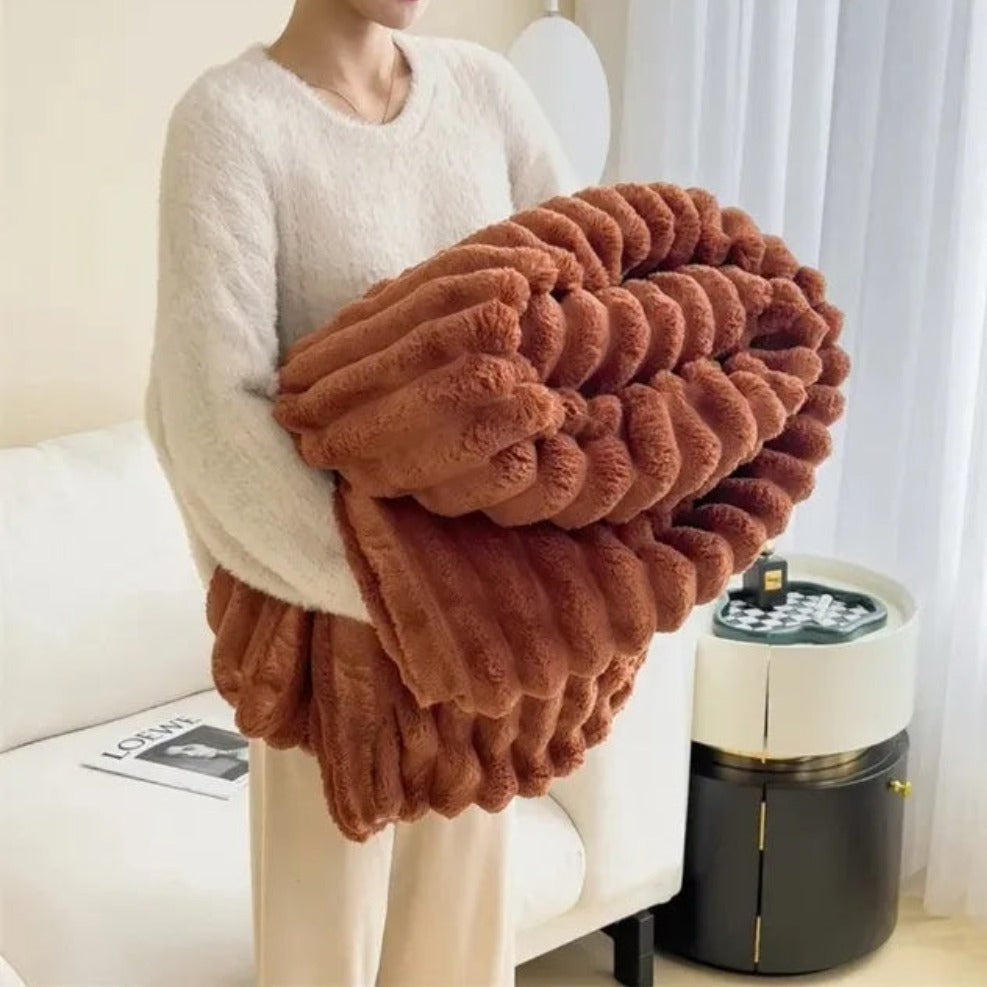 Skanto | EILA - Cloud Nine Cozy Blanket