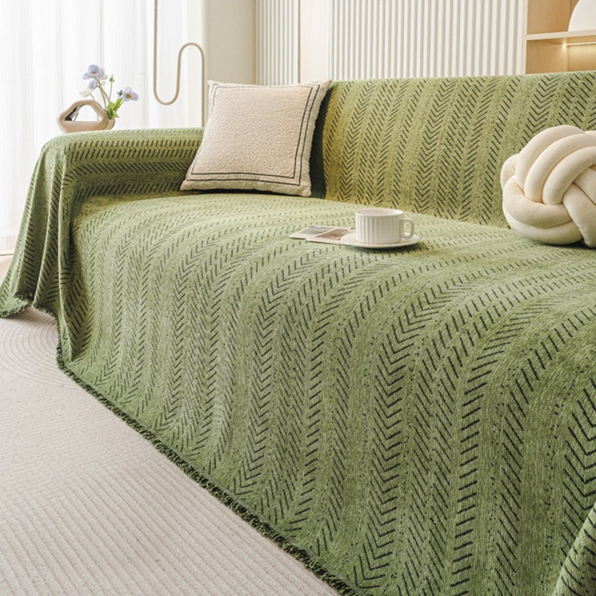 BowLift | TexturaHome – Scratch-resistant chenille sofa cover