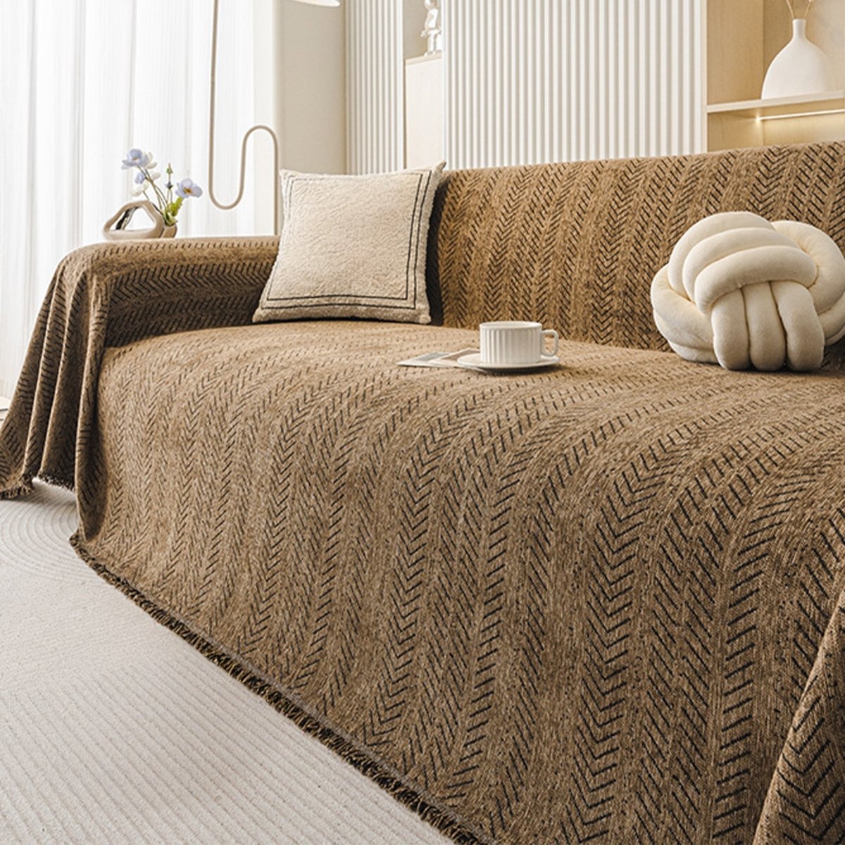 BowLift | TexturaHome – Scratch-resistant chenille sofa cover