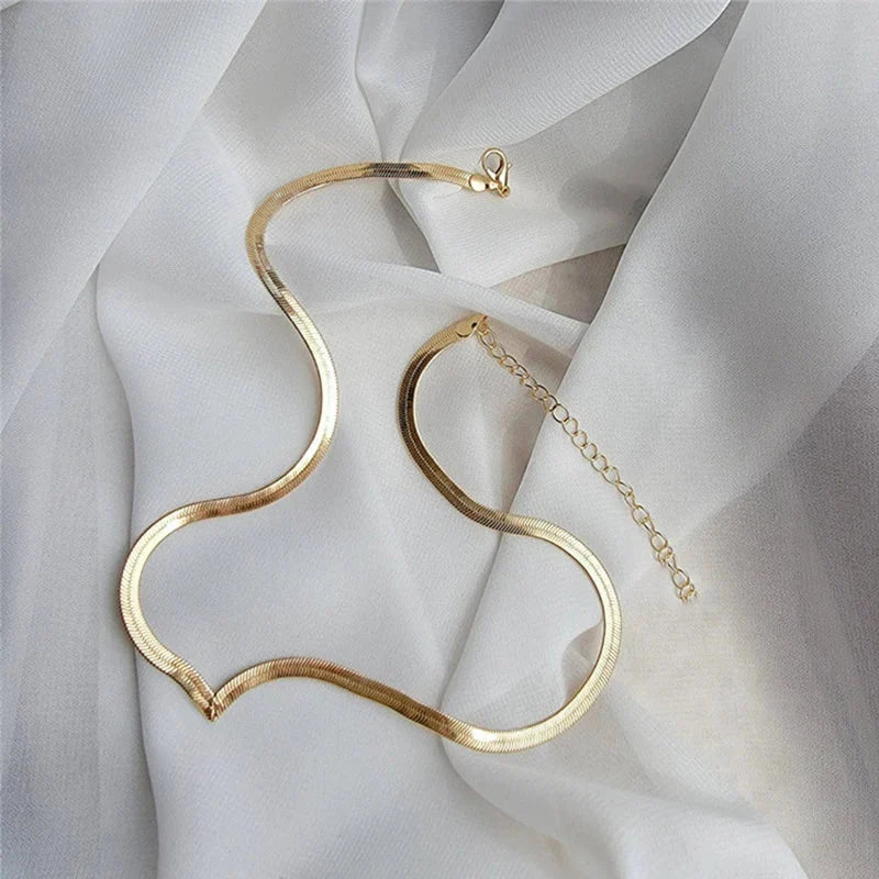 BowLift | V Taper Herringbone Necklace