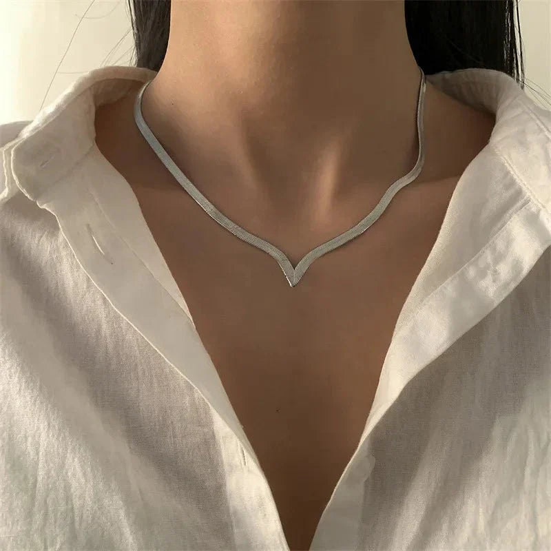BowLift | V Taper Herringbone Necklace