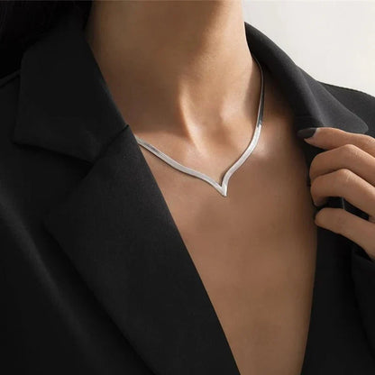 BowLift | V Taper Herringbone Necklace