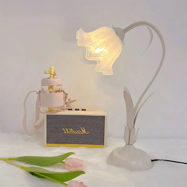 Skanto | BloomBeam - Adjustable Retro Table Lamp