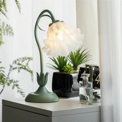 Skanto | BloomBeam - Adjustable Retro Table Lamp