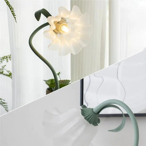 Skanto | BloomBeam - Adjustable Retro Table Lamp