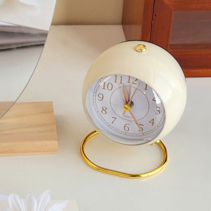 Skanto | Vintage Round Analog Clock