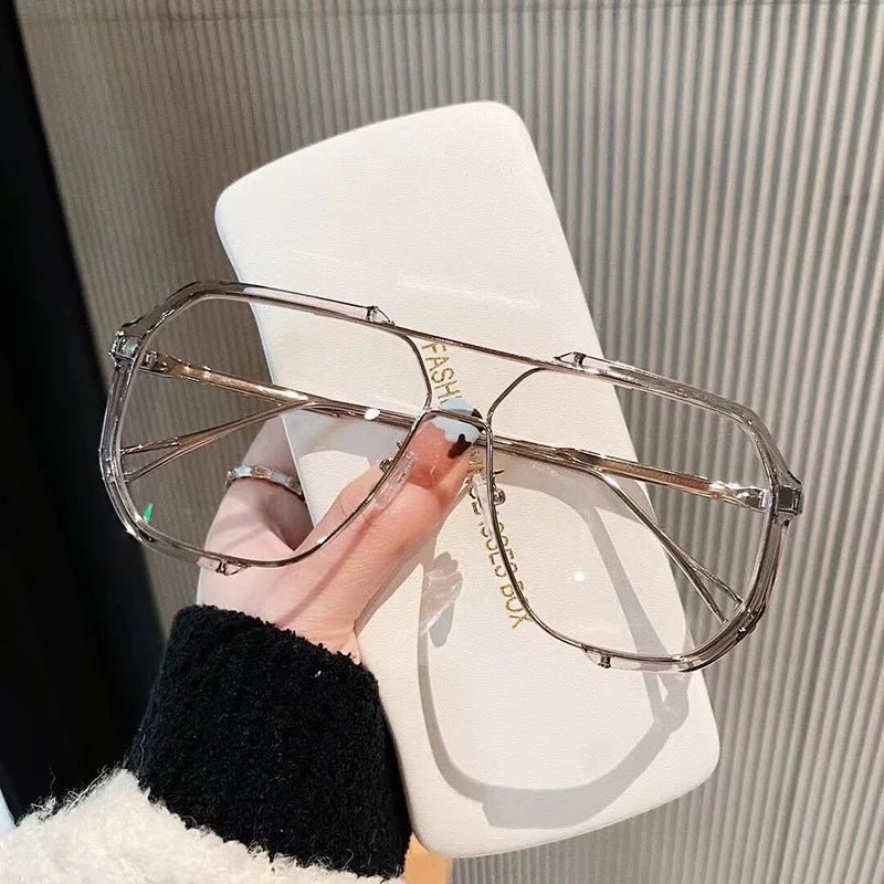 BowLift | VOGUEVIEW SHADES – Oversized Square Sunglasses with UV400 & Photochromic Lenses