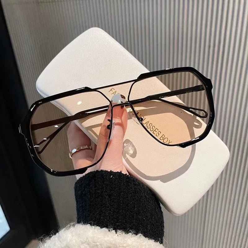 BowLift | VOGUEVIEW SHADES – Oversized Square Sunglasses with UV400 & Photochromic Lenses