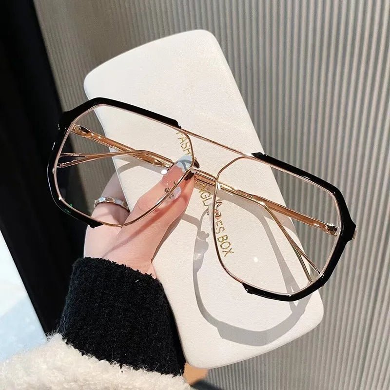 BowLift | VOGUEVIEW SHADES – Oversized Square Sunglasses with UV400 & Photochromic Lenses