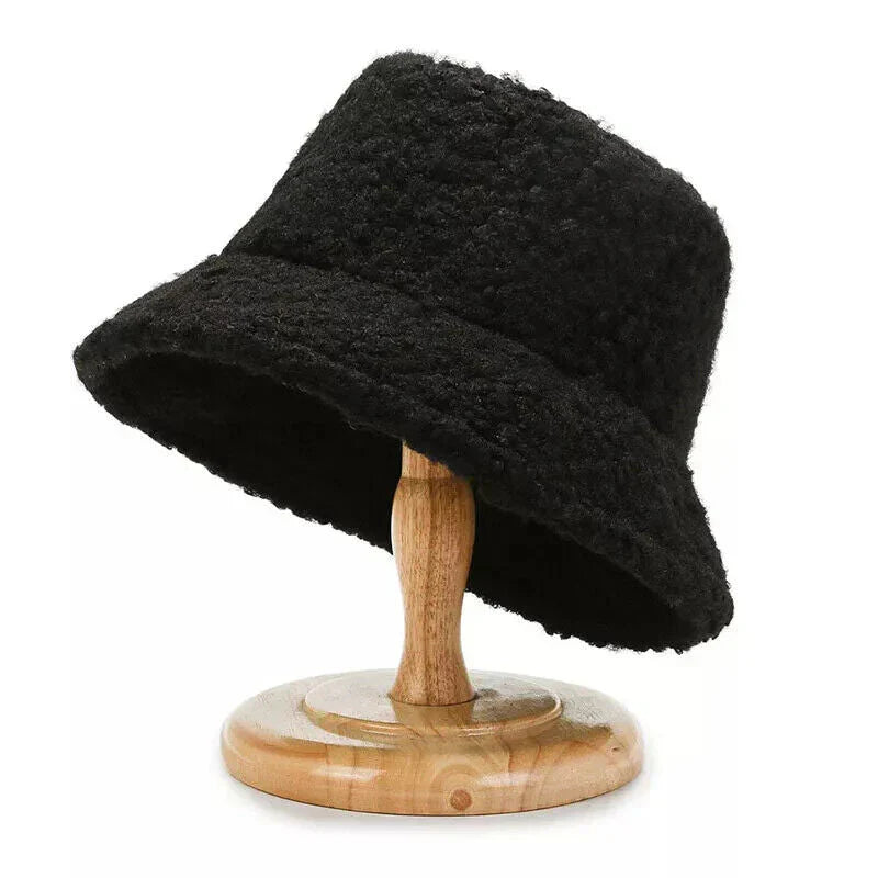 Skanto | Livia Women's Teddy Bucket Hat Warm Lambswool