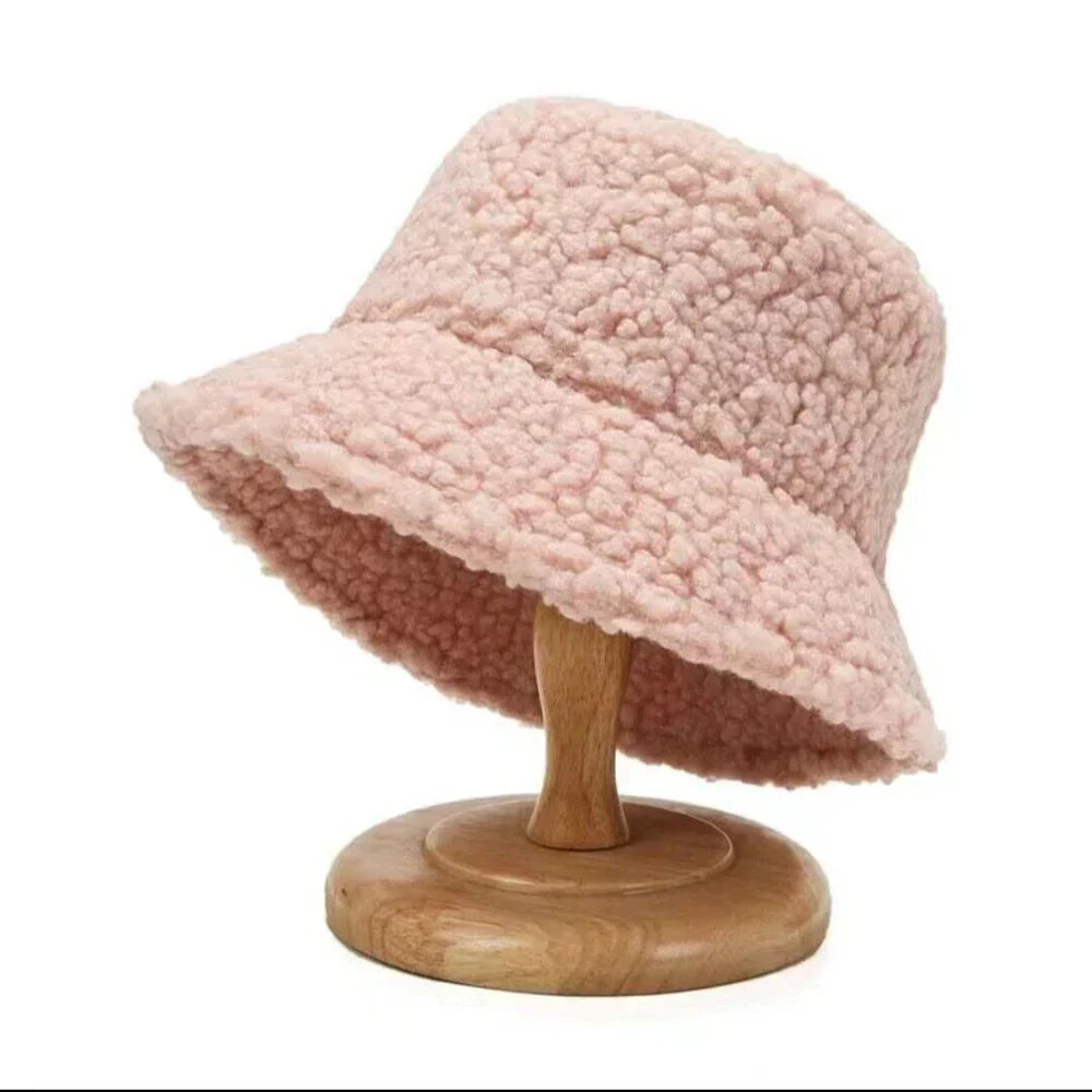 Skanto | Livia Women's Teddy Bucket Hat Warm Lambswool