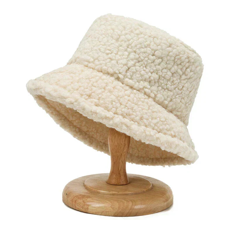 Skanto | Livia Women's Teddy Bucket Hat Warm Lambswool