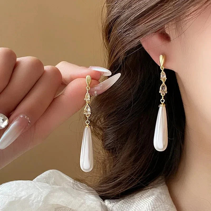 BowLift | Water Drop Pearl Diamond Earrings