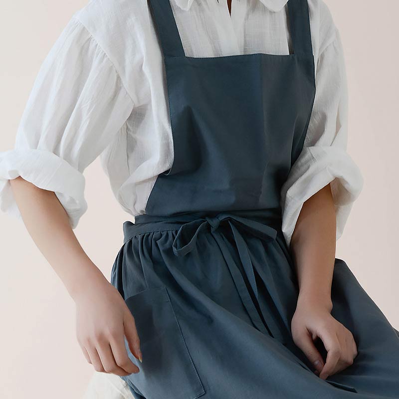 Frendorf | Water-Repellent Cotton Apron with Practical Pockets - ChefMate