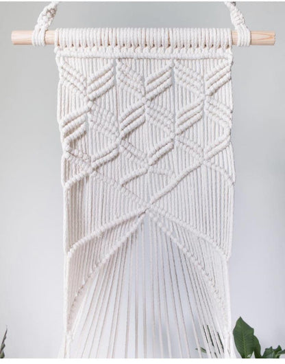 Brehn | Macrame Wall-hanging Cat bed