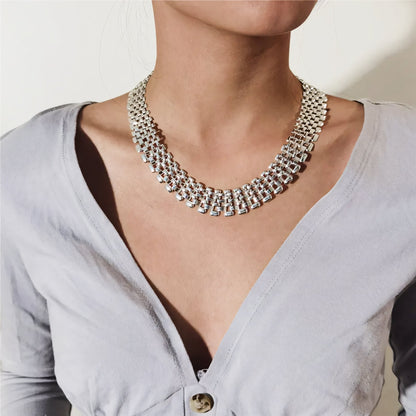 BowLift | Wide Flow Flat Chain Choker Necklace