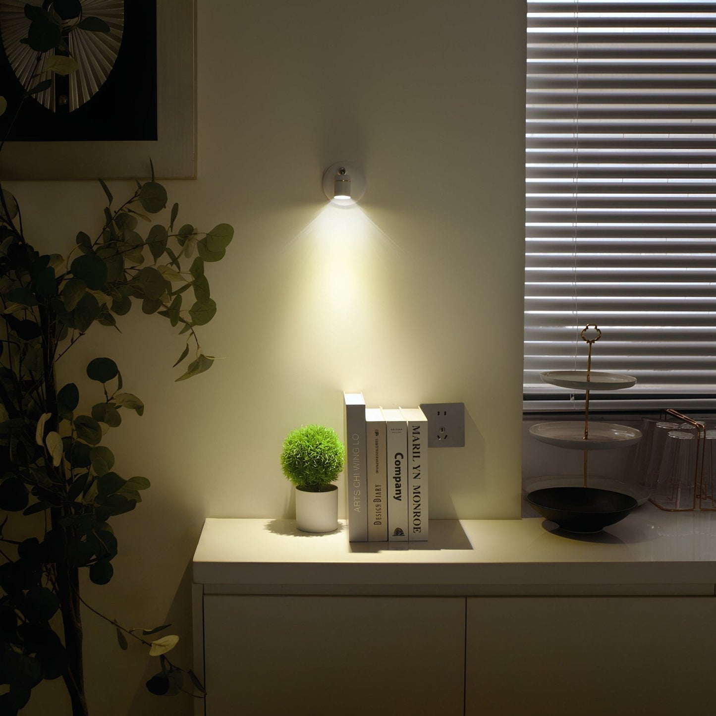 Skanto | LumaSpot Wireless LED Spotlight