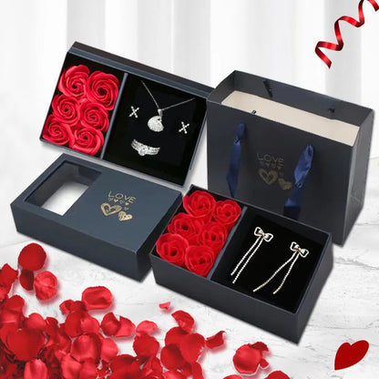 Skanto | 100 Languages "I Love You" Necklace