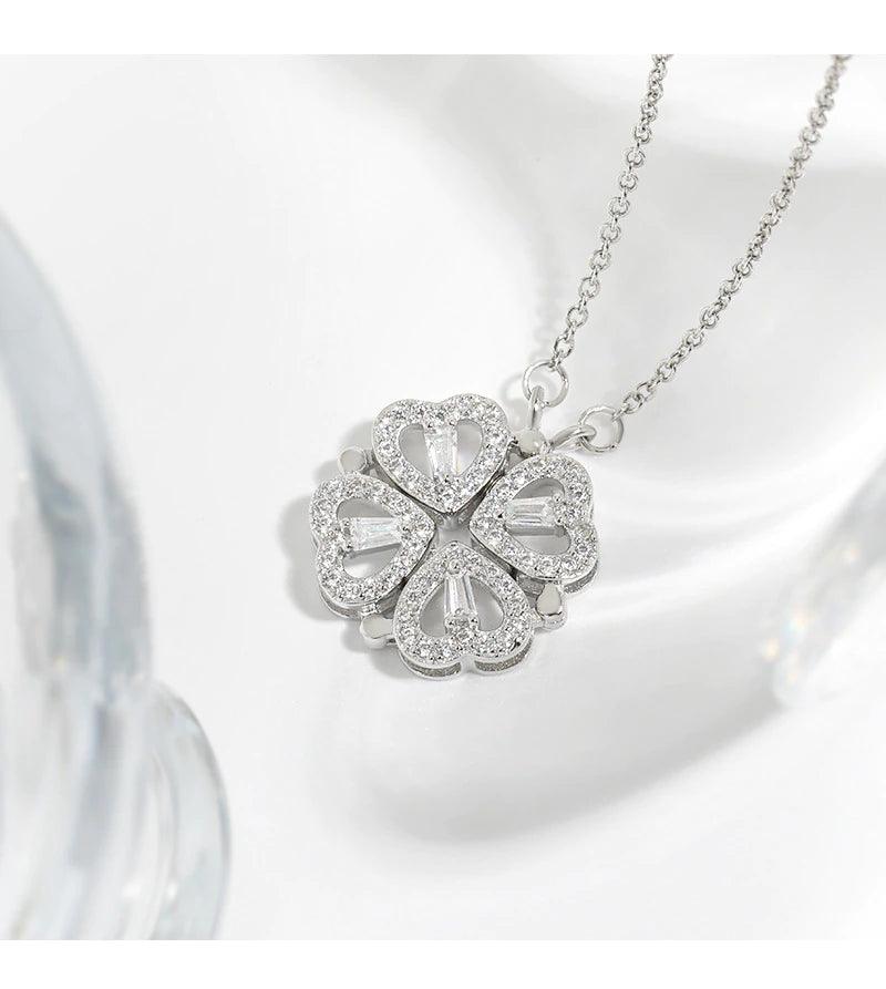 Skanto | Heart Necklace with Crystals